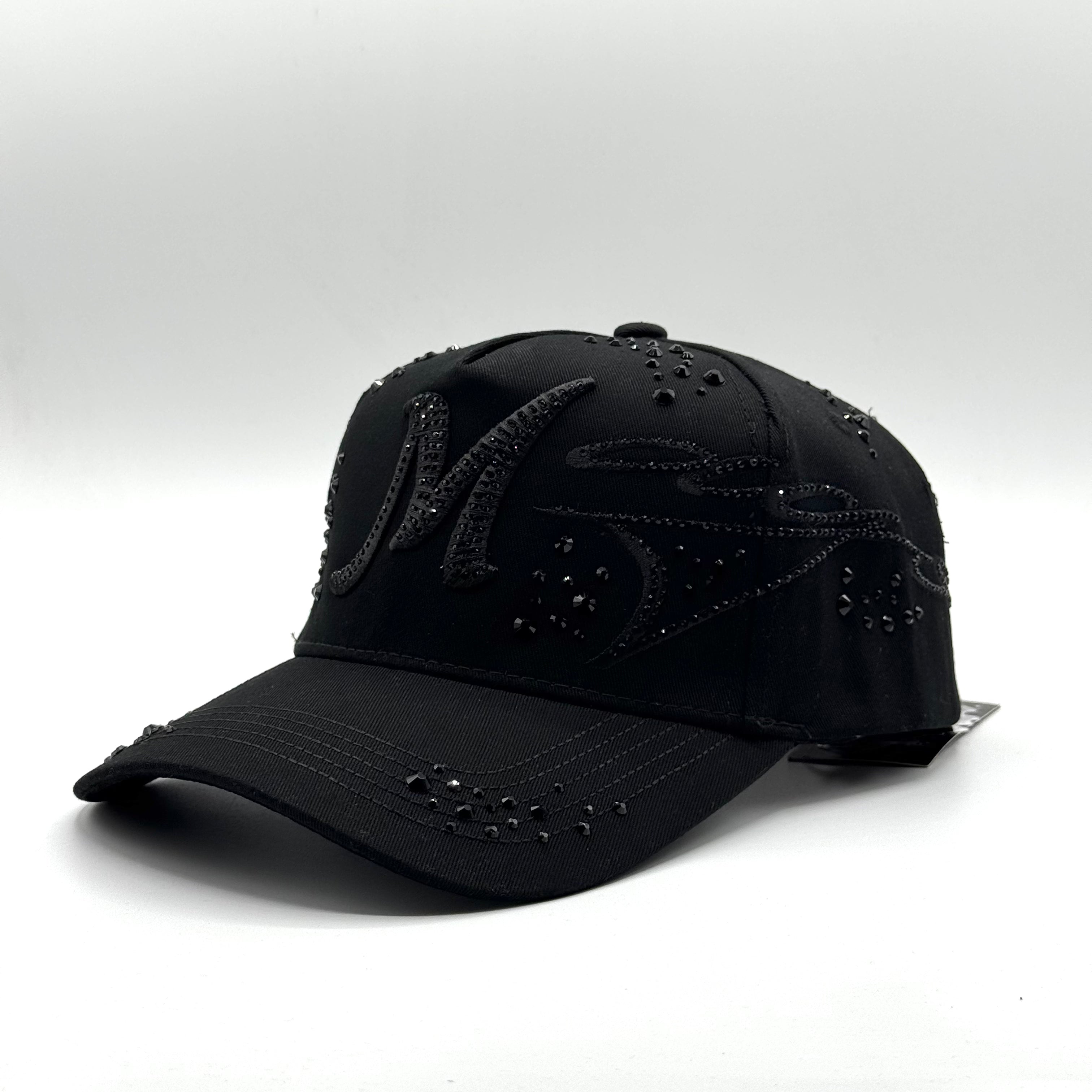 MAGO TOTAL BLACK • 31 HATS