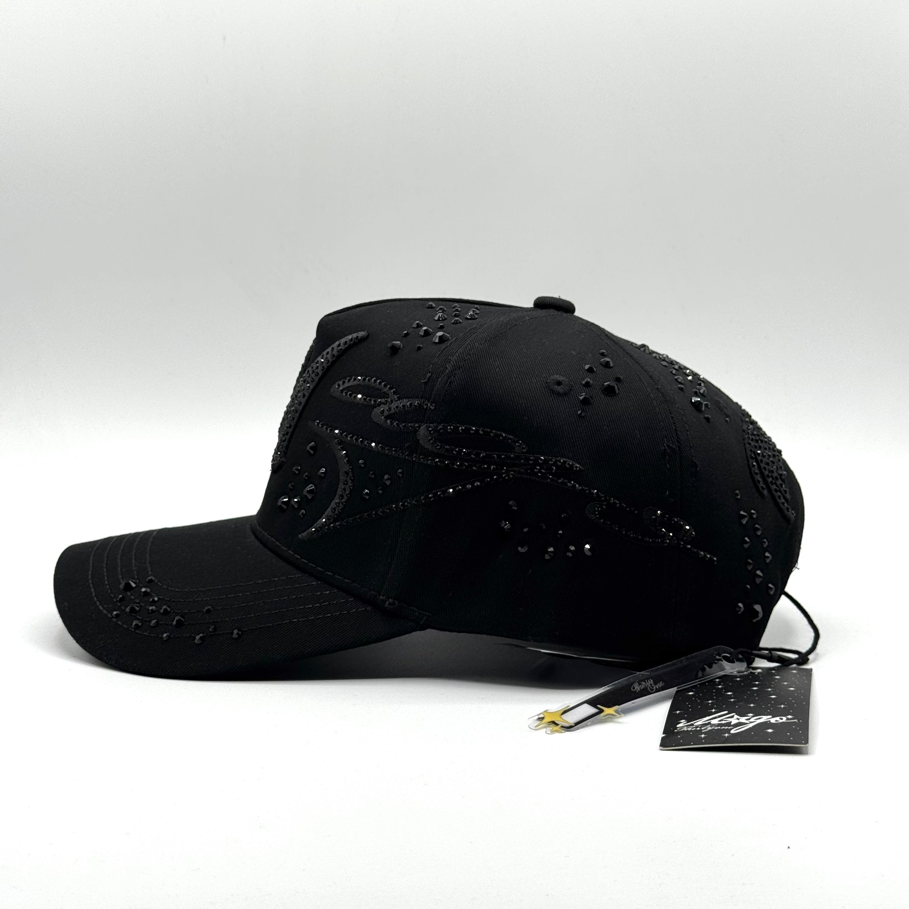MAGO TOTAL BLACK • 31 HATS