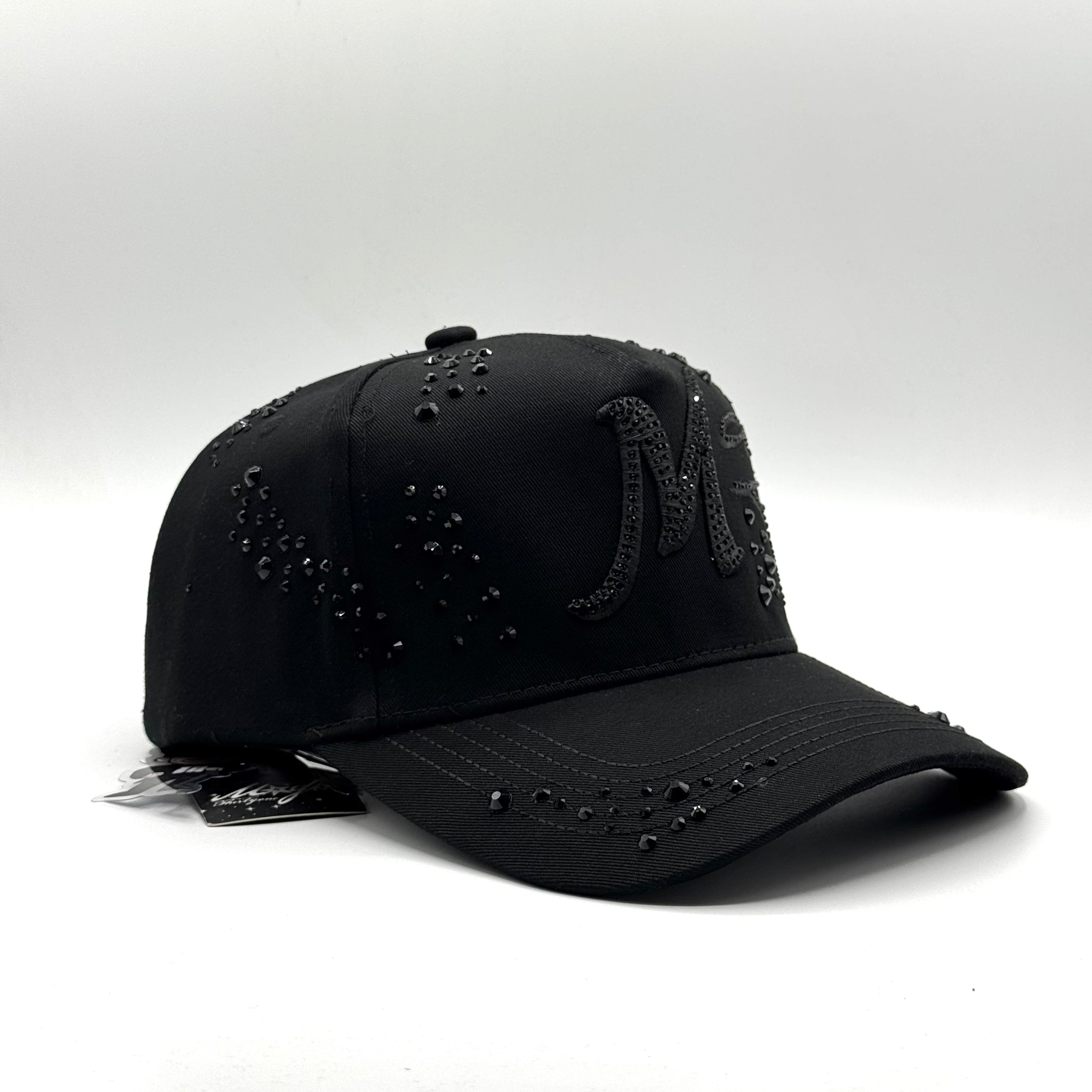 MAGO TOTAL BLACK • 31 HATS