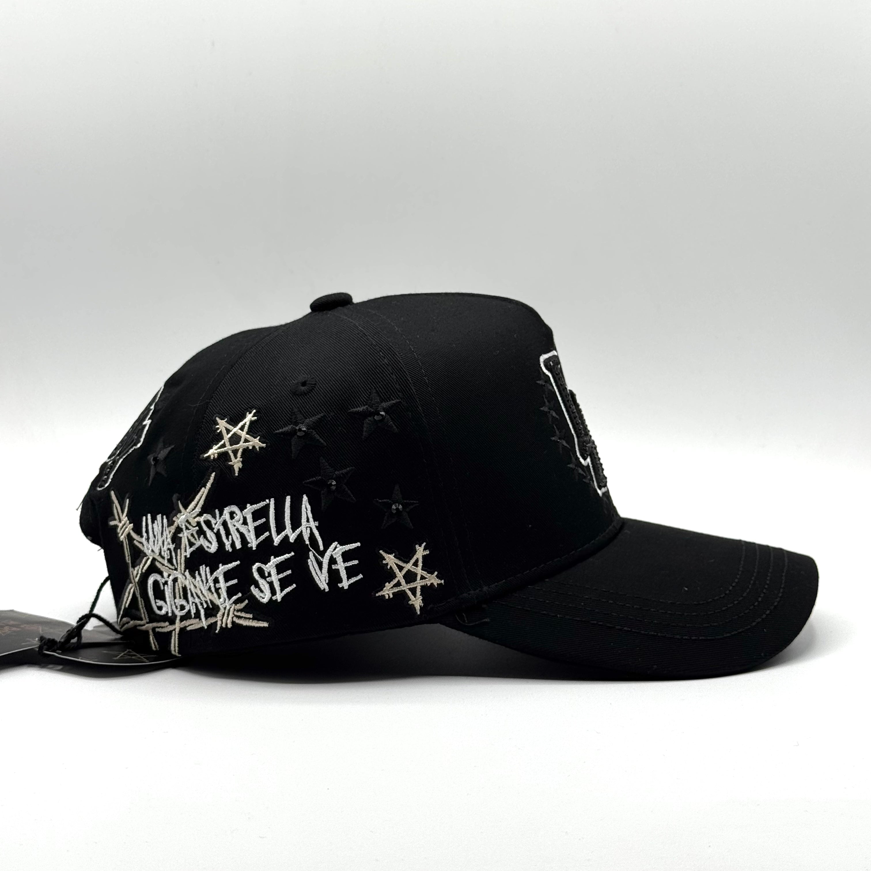UNA ESTRELLA GIGANTE SE VE JUNIOR H • DANDY HATS
